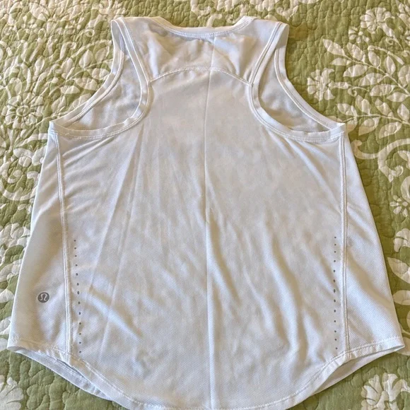 Lululemon Set of Three Sleeveless Tops - Black, White, and Pink Size XS - Picture 11 of 13